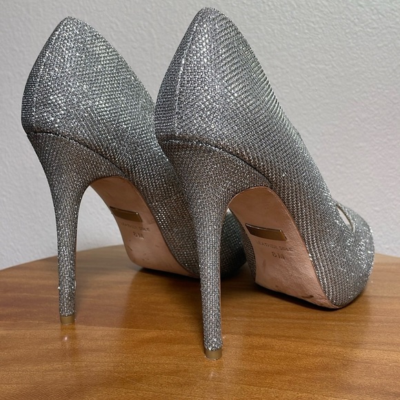 Badgley Mischka Ponderosa Silver Sparkle Stiletto Heel Sequin Pumps Shoes Size 8 - Picture 7 of 14